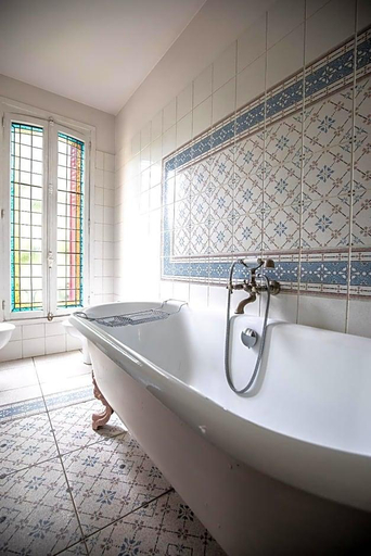 Bathroom 3, Hôtel Terminus, Lot