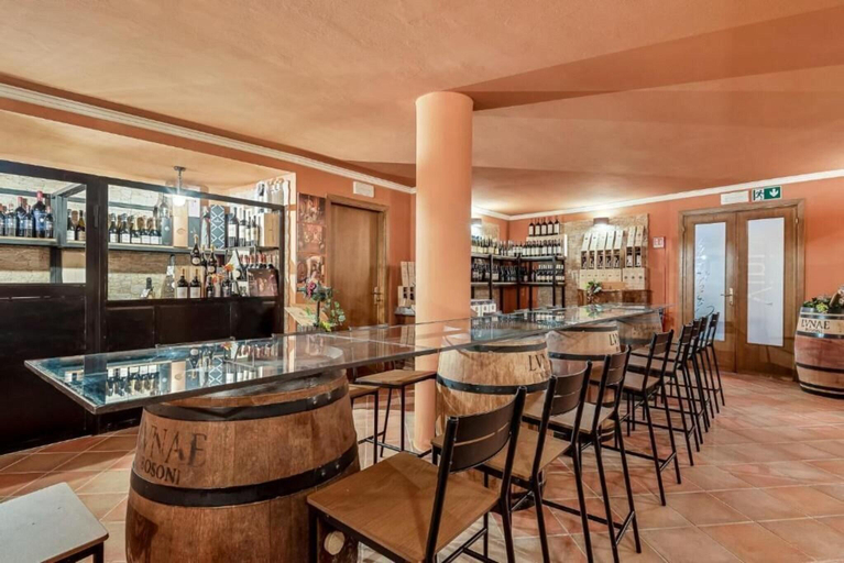 Restaurant 2, Hotel La Pietra, Massa Carrara