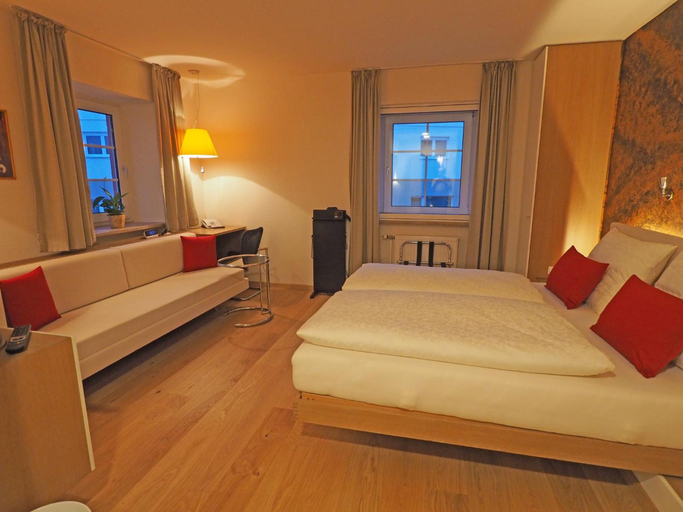 Bedroom 1, Hotel Schlair, Steyr Land