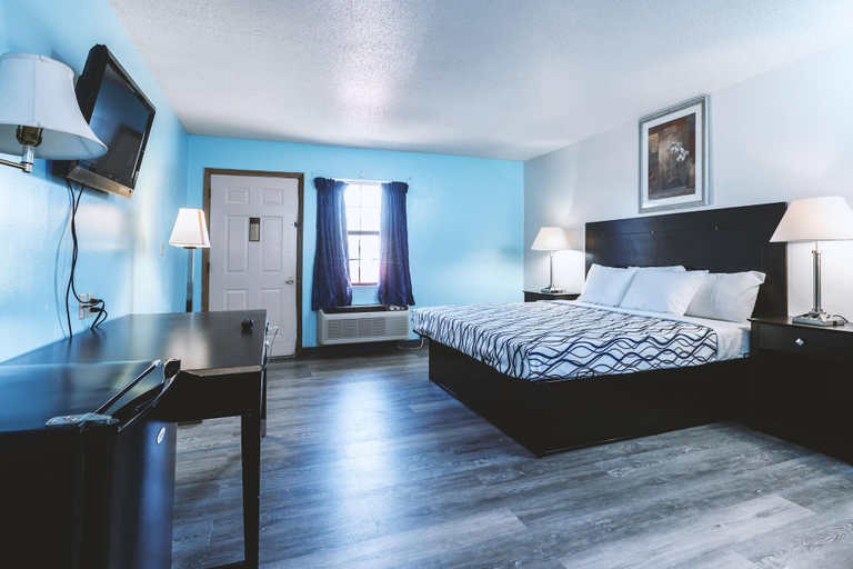 Room 5, Sky Palace Inn Suites Wellington, Sumner