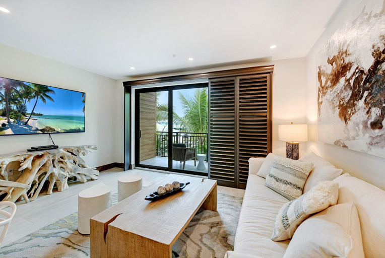Room 4, Bali Hai Beach Resort, Manatee