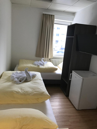 Bedroom 1, Montagehotel Bed Steel, Linz