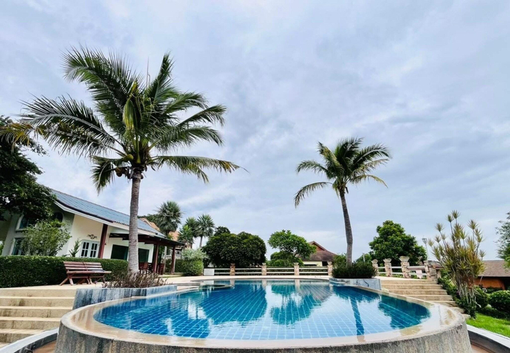 Pool 4, Phureenun Resort, Pak Chong