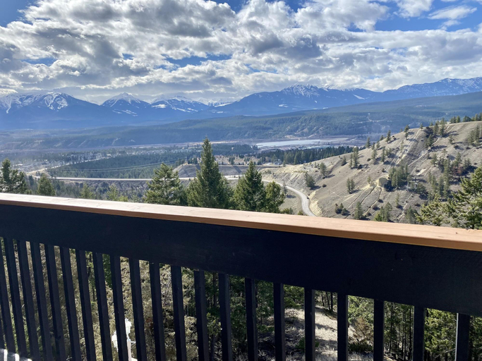 Bedroom 2, Rocky Mountain Springs Lodge, East Kootenay