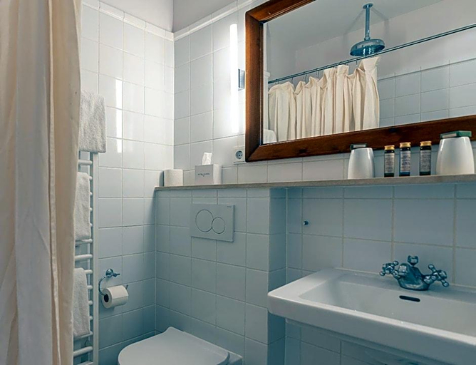 Bathroom 5, Hotel Olympic, München