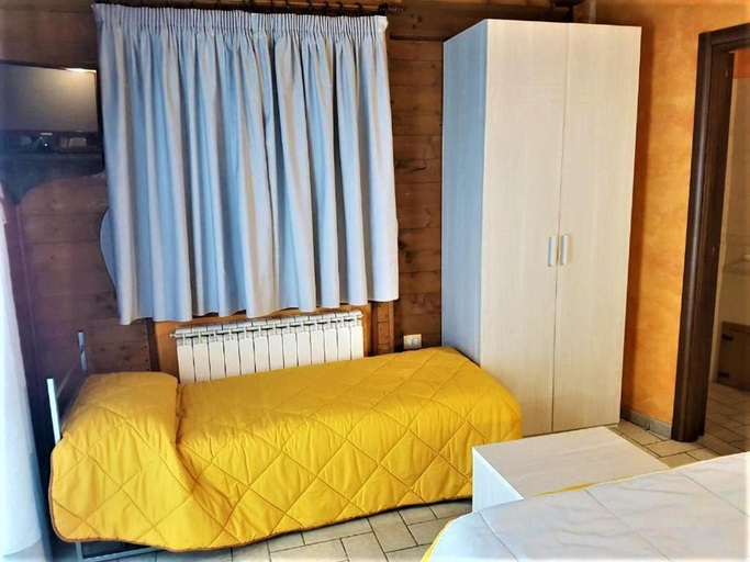 Bedroom 2, Il Laghetto, Cosenza