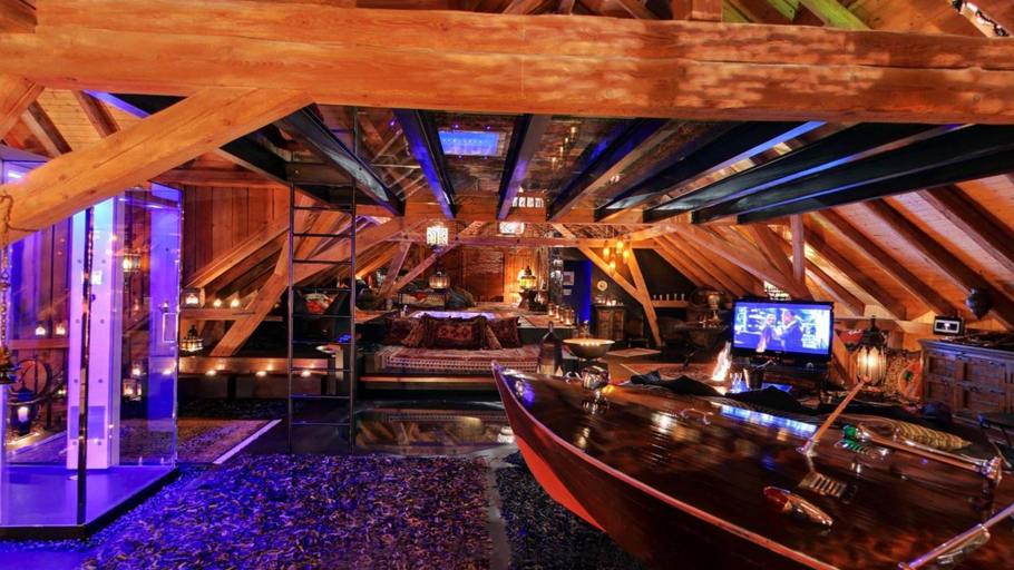 Food & Drinks 5, Bijou Hotel / Love And Romance, Aarberg
