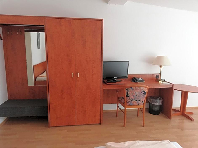 Bedroom 4, Hotel Dorfschv Nke, Rendsburg-Eckernförde