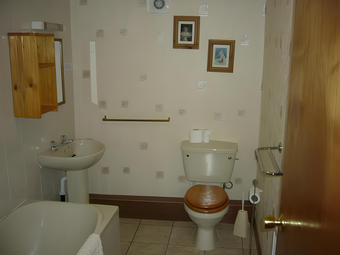 Bathroom, Wheyrigg Hall Hotel, Cumbria