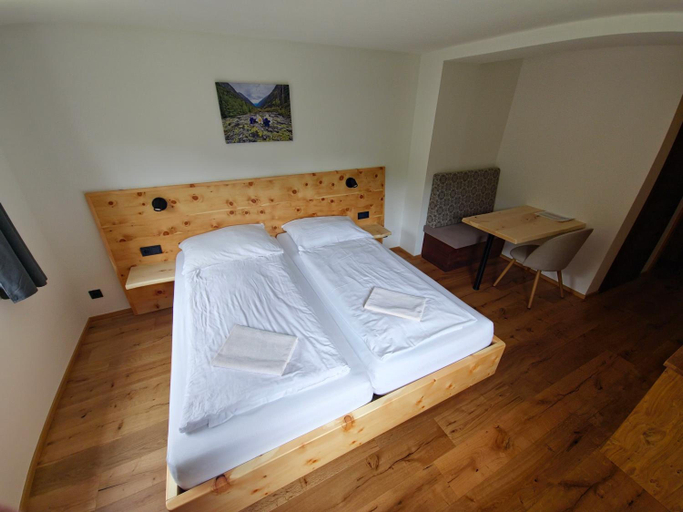 Bedroom 3, Landhotel Lacknerhof, Tamsweg