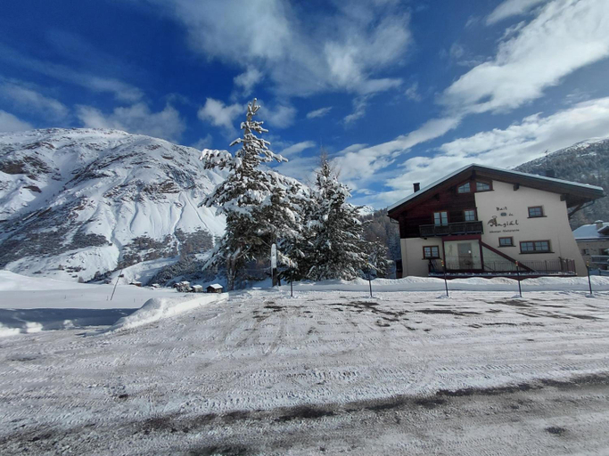 Exterior & Views 2, Hotel Bait De Angial, Sondrio