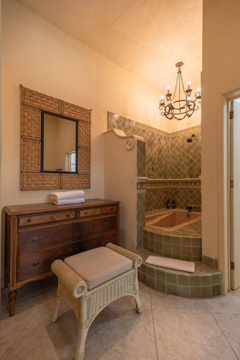 Room 2, Casa Las Palmas Suites San Miguel De Allende, Allende