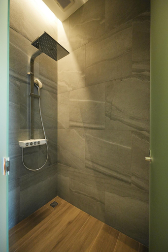 Bathroom 5, Ten Six Hundred Chao Phraya Bangkok By Preference, Khlong San