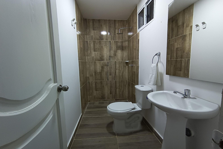 Bathroom 4, Ayenda Brisas del Rio, Barranquilla