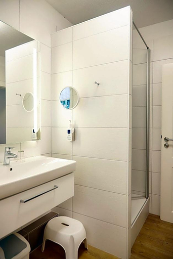 Bathroom 4, Flairhotel Hubertus, Ammerland