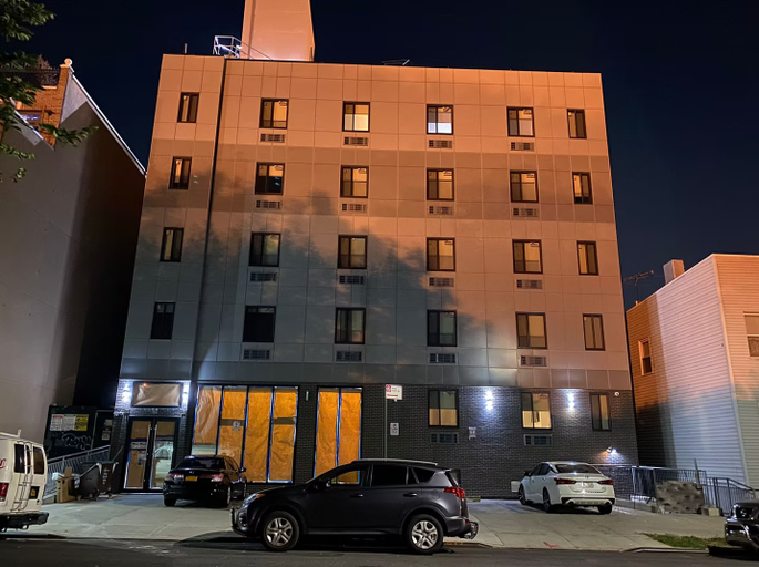 Exterior & Views 2, King Hotel Brooklyn Sunset Park, New York