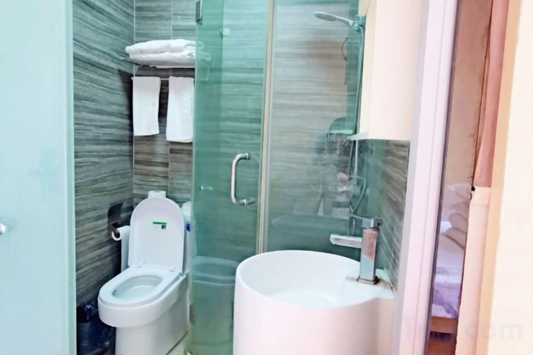 Bathroom, Minhua Business Hostel, Shanghai