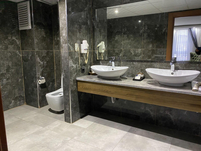 Bathroom, Buyuk Kale Hotel, Merkez