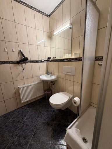 Bathroom 3, Hotel G&k, Hildesheim