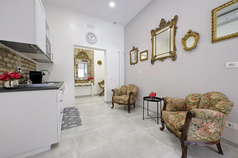 Bedroom 4, Roman Holiday Suites, Rome
