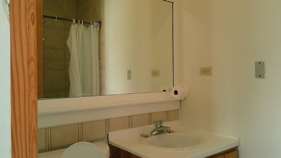 Bathroom 3, The Island Garden Hotel