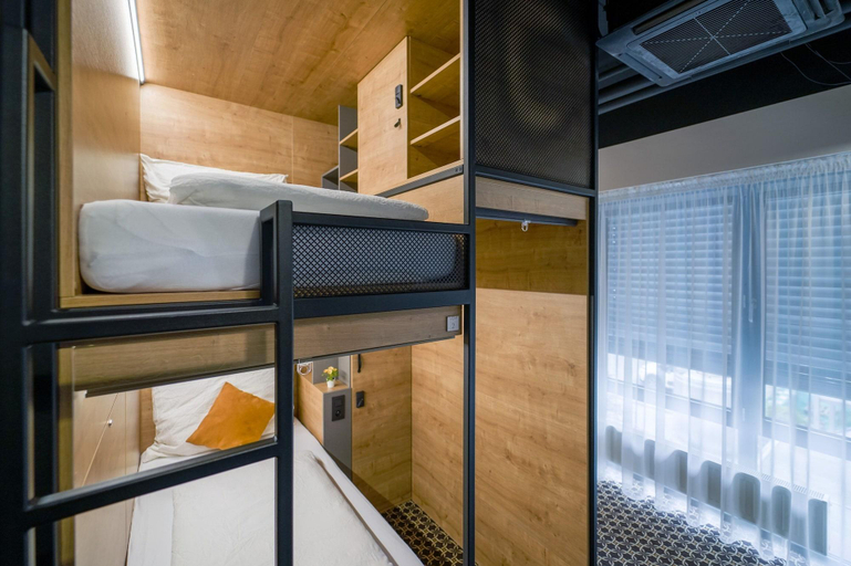 Room 2, Chors Like A Hotel | Capsule & Nft Boutique Host, Bratislava