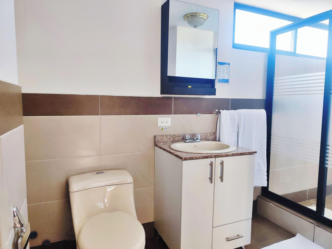 Bathroom 4, Hotel Sweet Garden, Quito