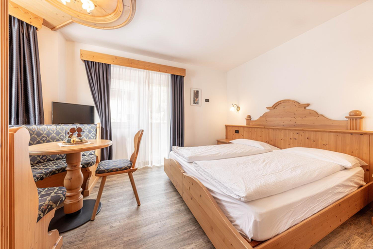 Bedroom 3, Hotel Siror, Trento