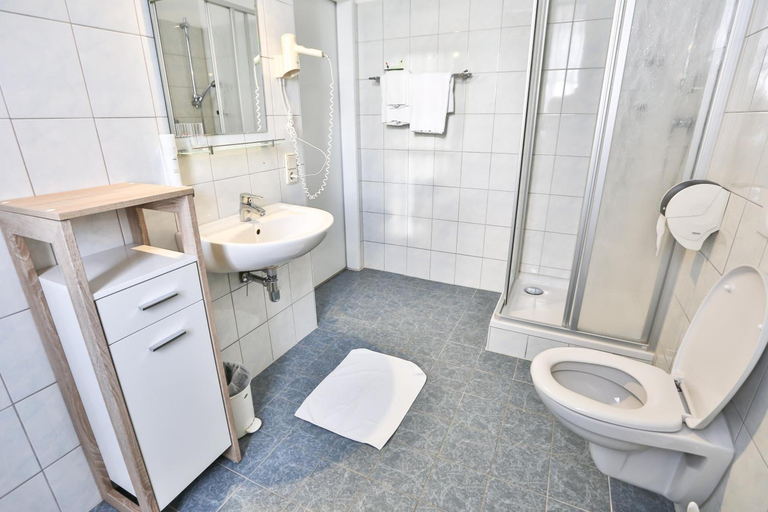 Bathroom 3, Feldkirchnerhof, Graz Umgebung