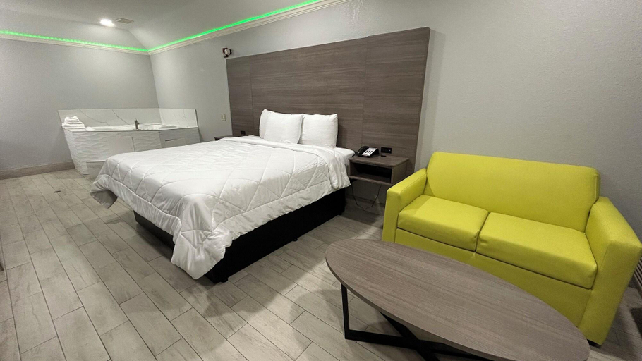 Room 2, Kiwi Inn By Oyo Willowbrook Houston Hw 249 Beltway, Houston