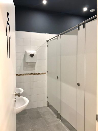 Bathroom 4, Albergue O Burgo, A Coruña
