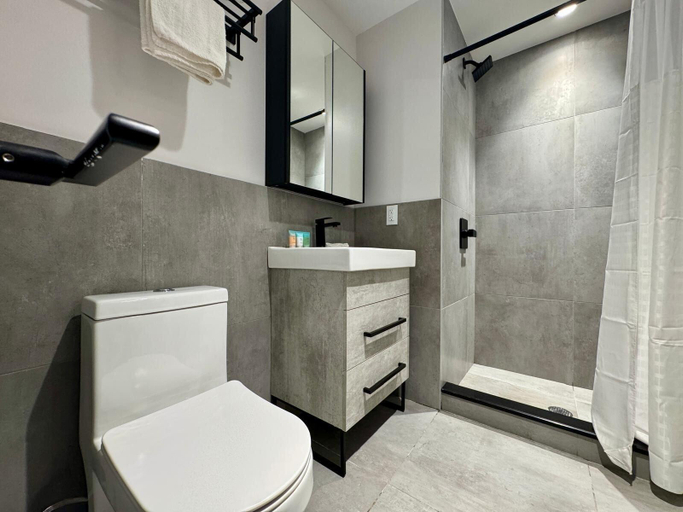 Bathroom 4, ROSE HOTEL BRONX, New York