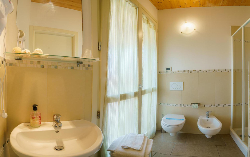Bathroom 5, Albergo La Lampara, Livorno
