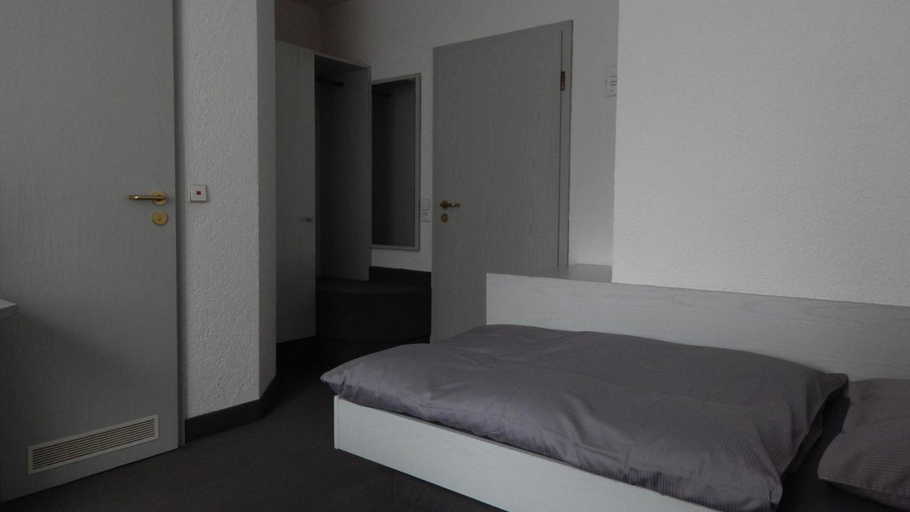 Bedroom 2, Hotel Carle, Esslingen