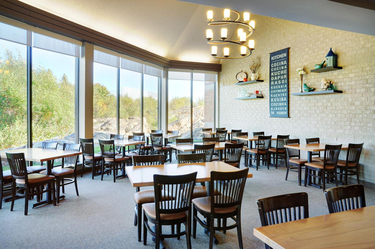 Food & Drinks 5, Travelway Inn Sudbury, Greater Sudbury
