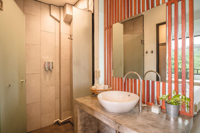 Bathroom 4, The Dearly Koh Tao Hostel, Ko Phangan