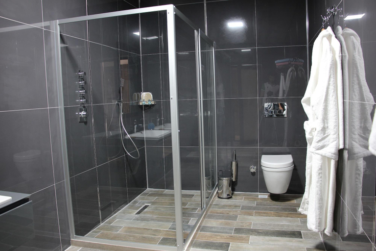 Bathroom 5, El Nazar Stone Suite, Nevşehir