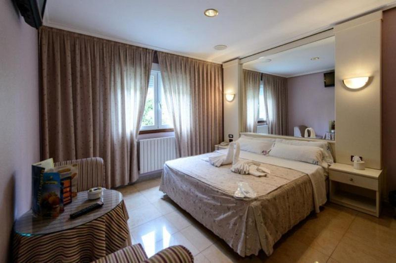 Bedroom 4, Motel Cancun Barbadas Ourense, Ourense