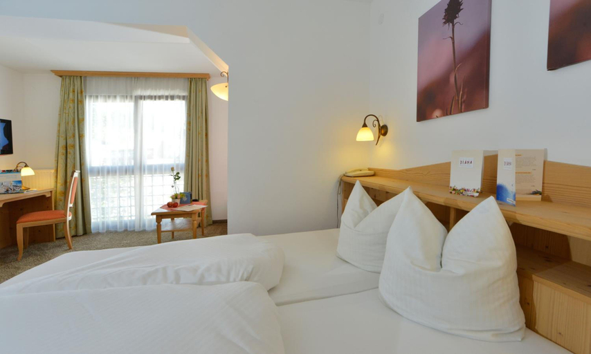 Bedroom 4, Hotel Diana, Innsbruck Land
