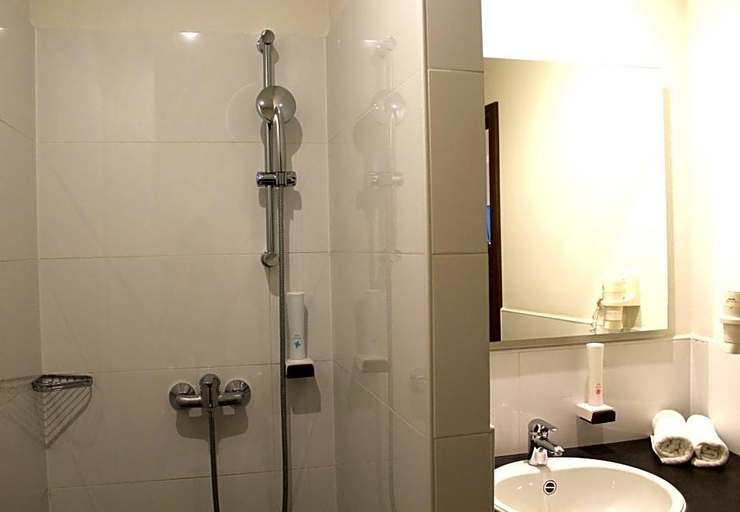 Bathroom 1, Come In Hotel, Ingolstadt