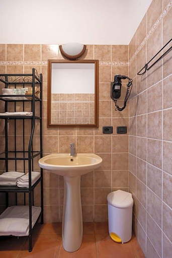 Bathroom 4, Hotel Fontaine Bleue, Novara