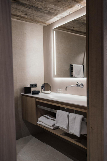 Bathroom 3, Alpvita Piz Tasna, Landeck
