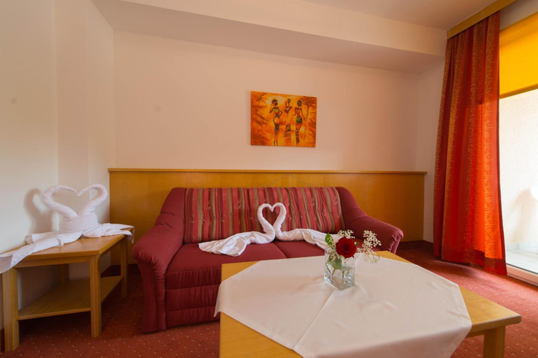 Bedroom 4, Strandhotel Faak, Villach Land