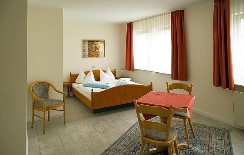 Bedroom 3, Hotel Janssen, Mainz-Bingen
