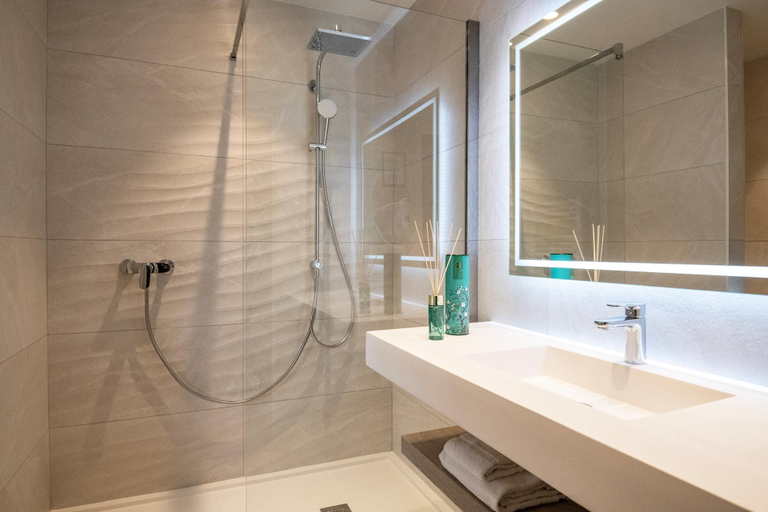 Room 2, Ra Sidence Ha Telia Re Chambord, Alpes-Maritimes