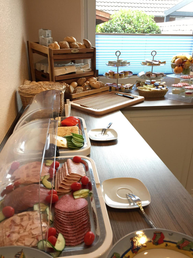 Food & Drinks 5, Hotel Pension Nordseewelle, Aurich