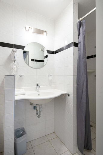 Bathroom 3, Hotel Old Dutch, Edam-Volendam