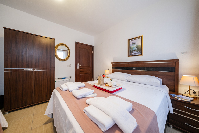 Bedroom 2, Bozcaada Albatros Otel, Bozcaada