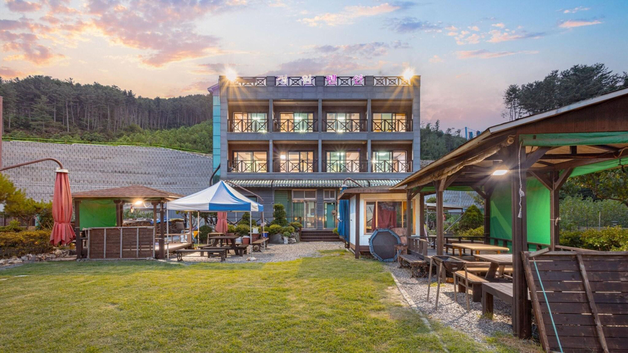 Exterior & Views 2, Namyangju Jeongwon Pension, Namyangju
