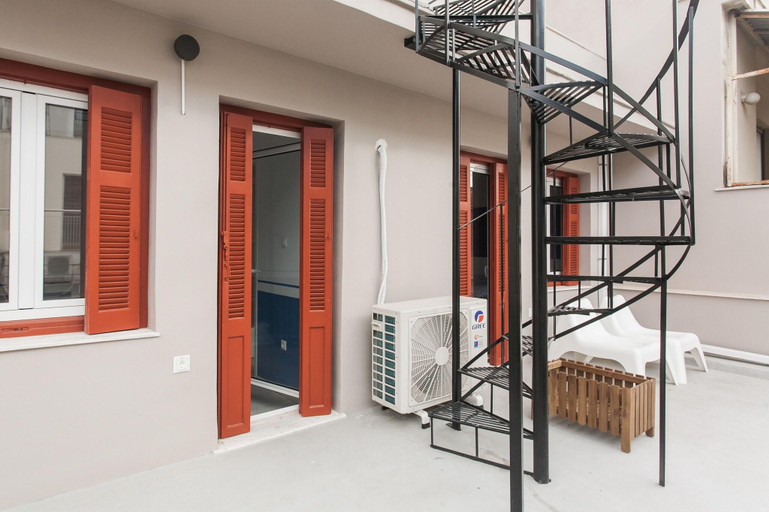 Terrace 3, Karitsi Place, Attica